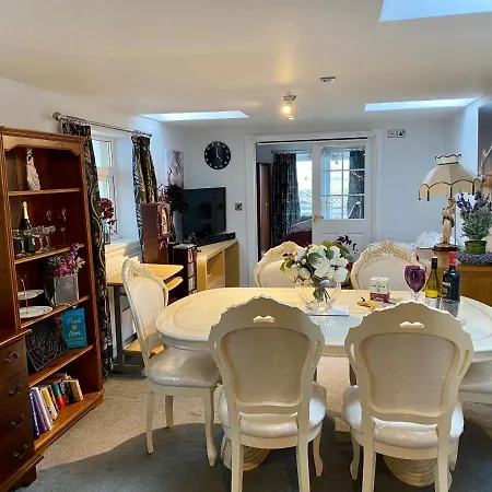 Pinetree Annex Appartement *